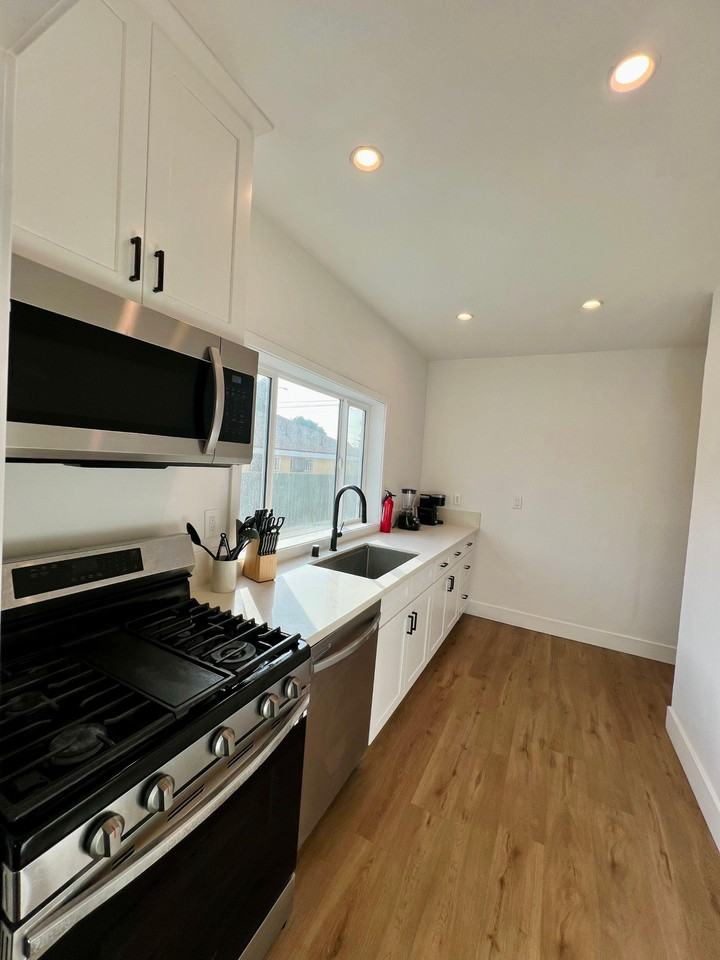 Henderson Ave - Photo 5 of 18