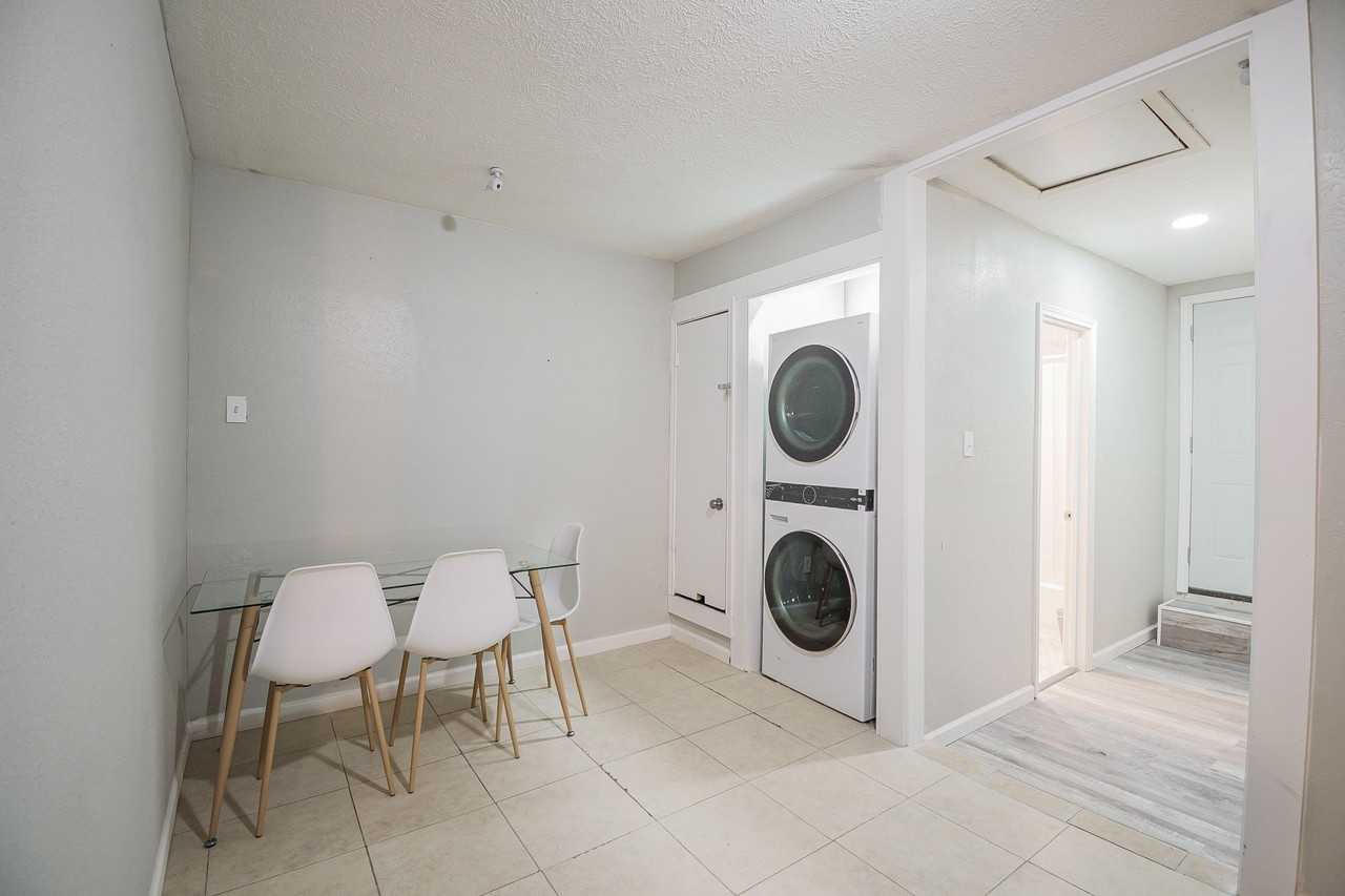 Palm Island St - Photo 2 of 16