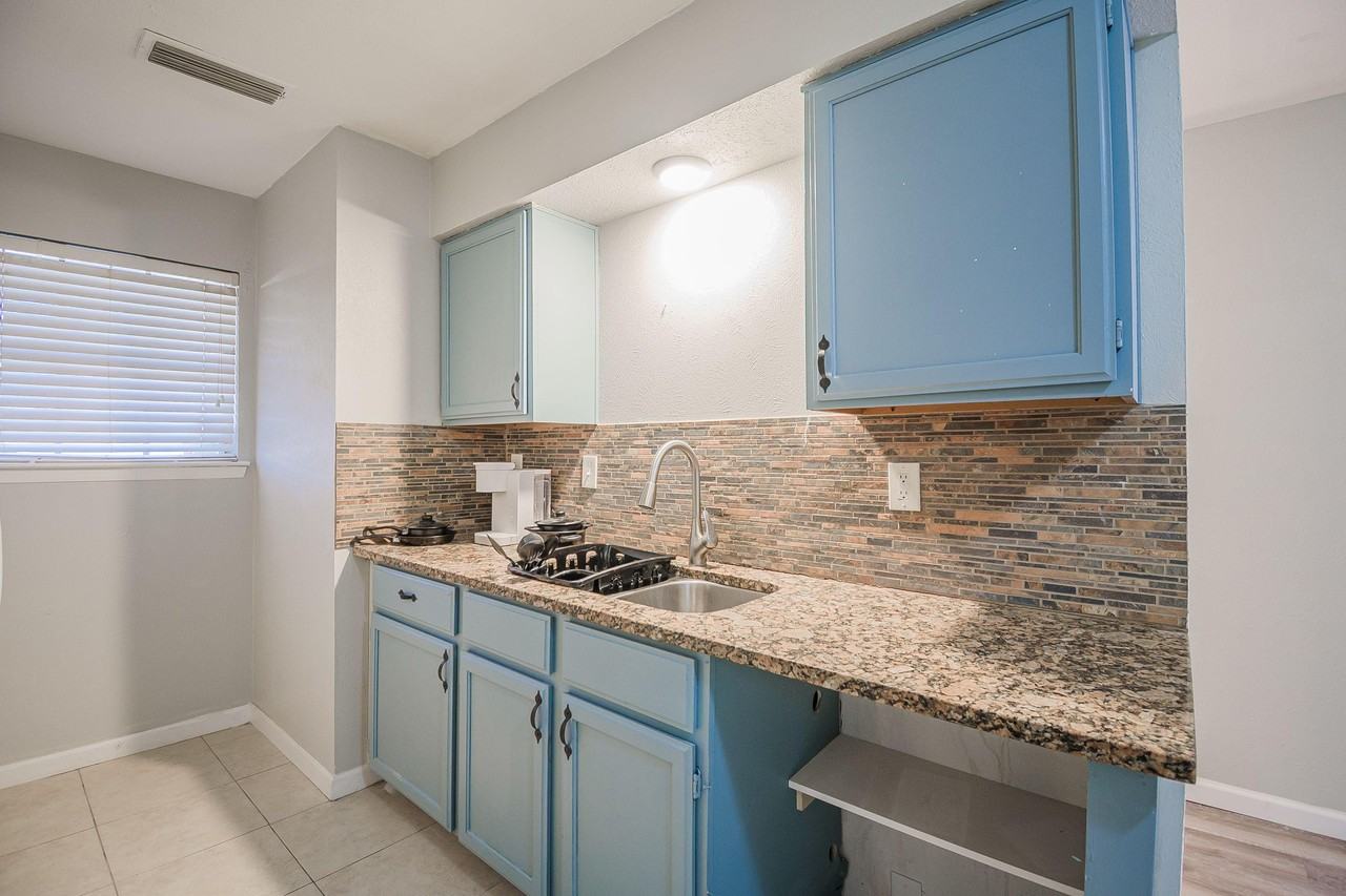 Palm Island St - Photo 3 of 16