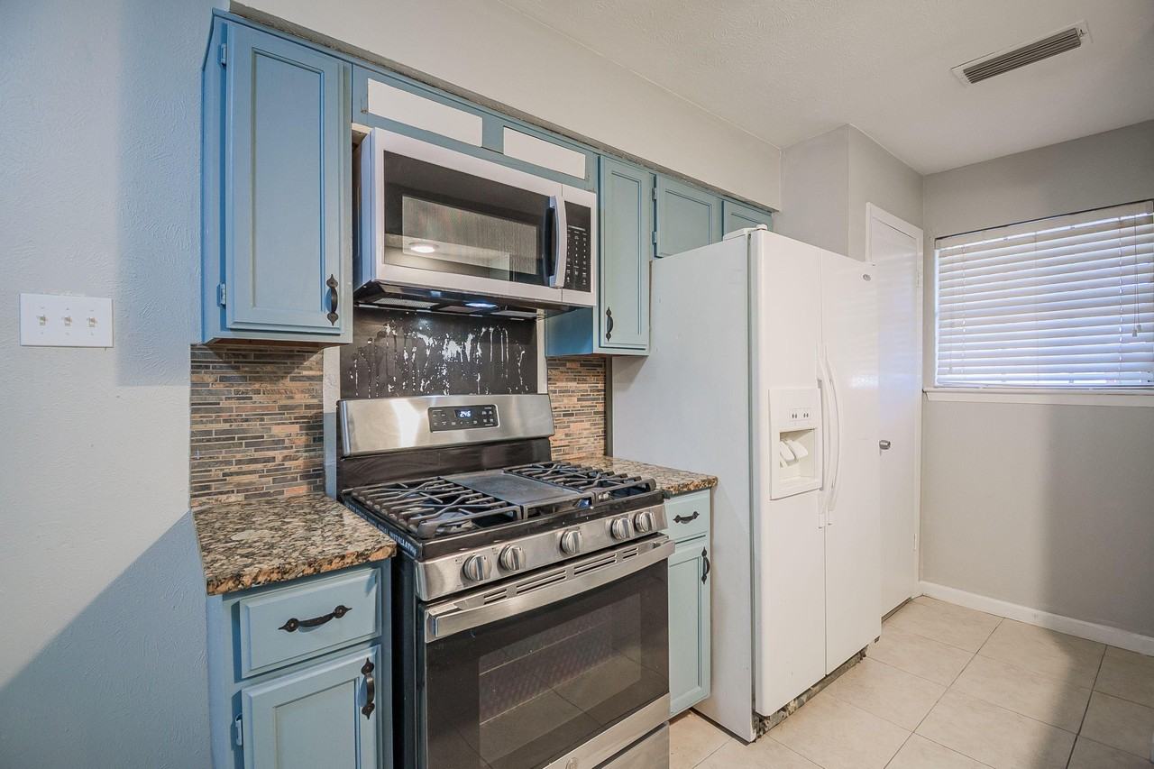 Palm Island St - Photo 4 of 16