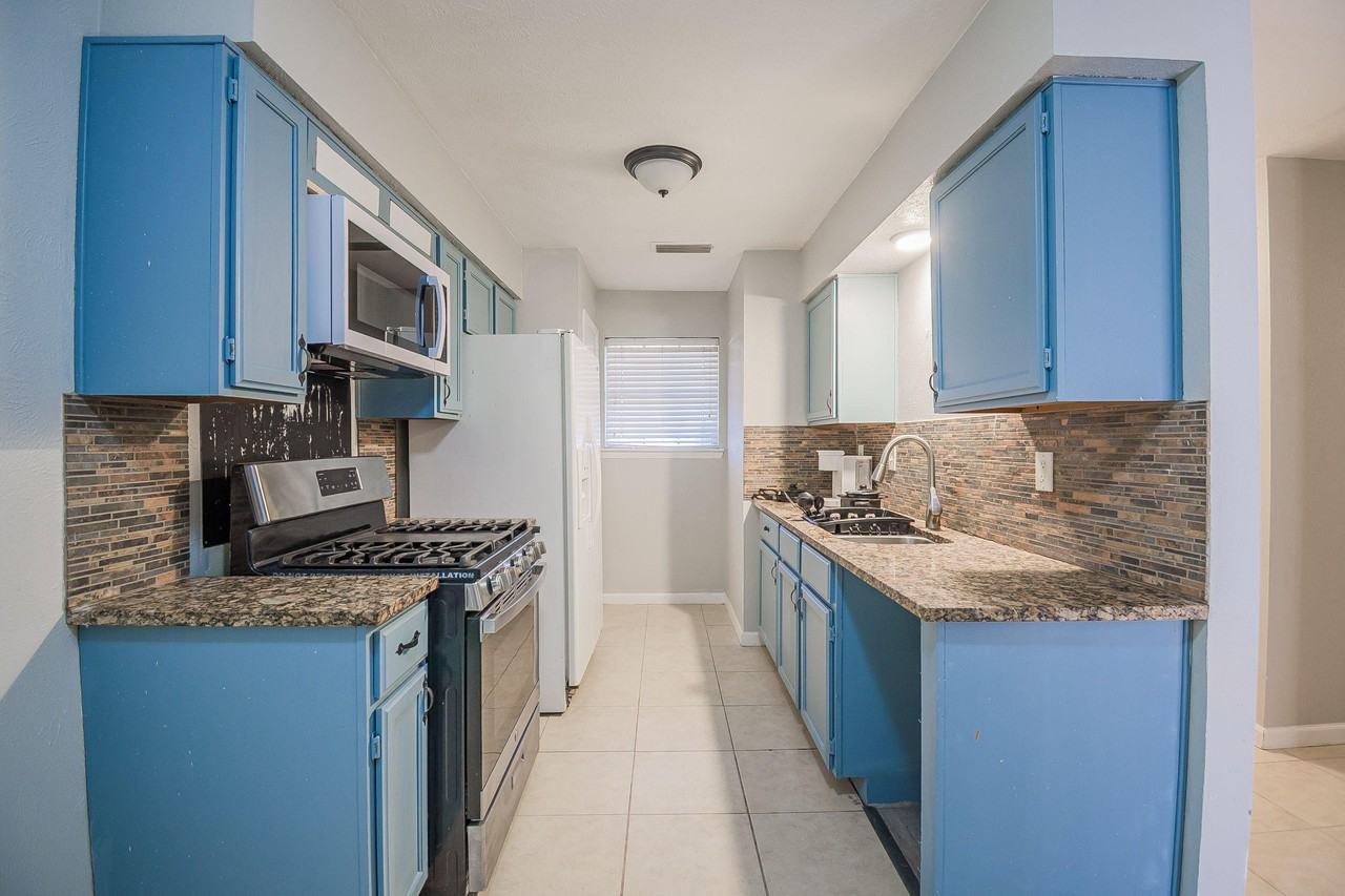 Palm Island St - Photo 5 of 16