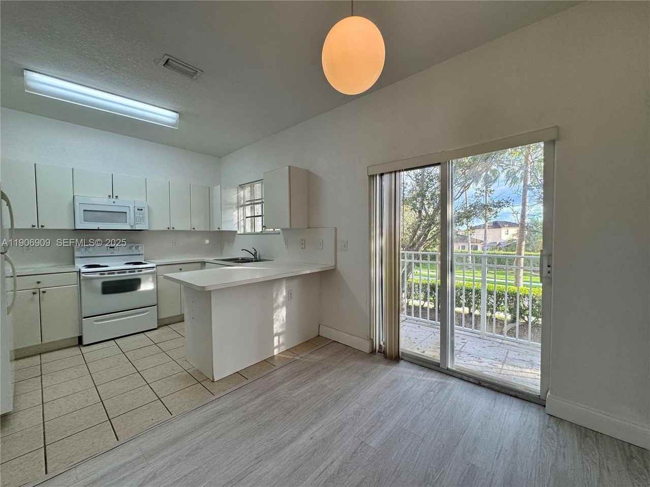 2590 Ne 3rd Dr #203 - Photo 7 of 35