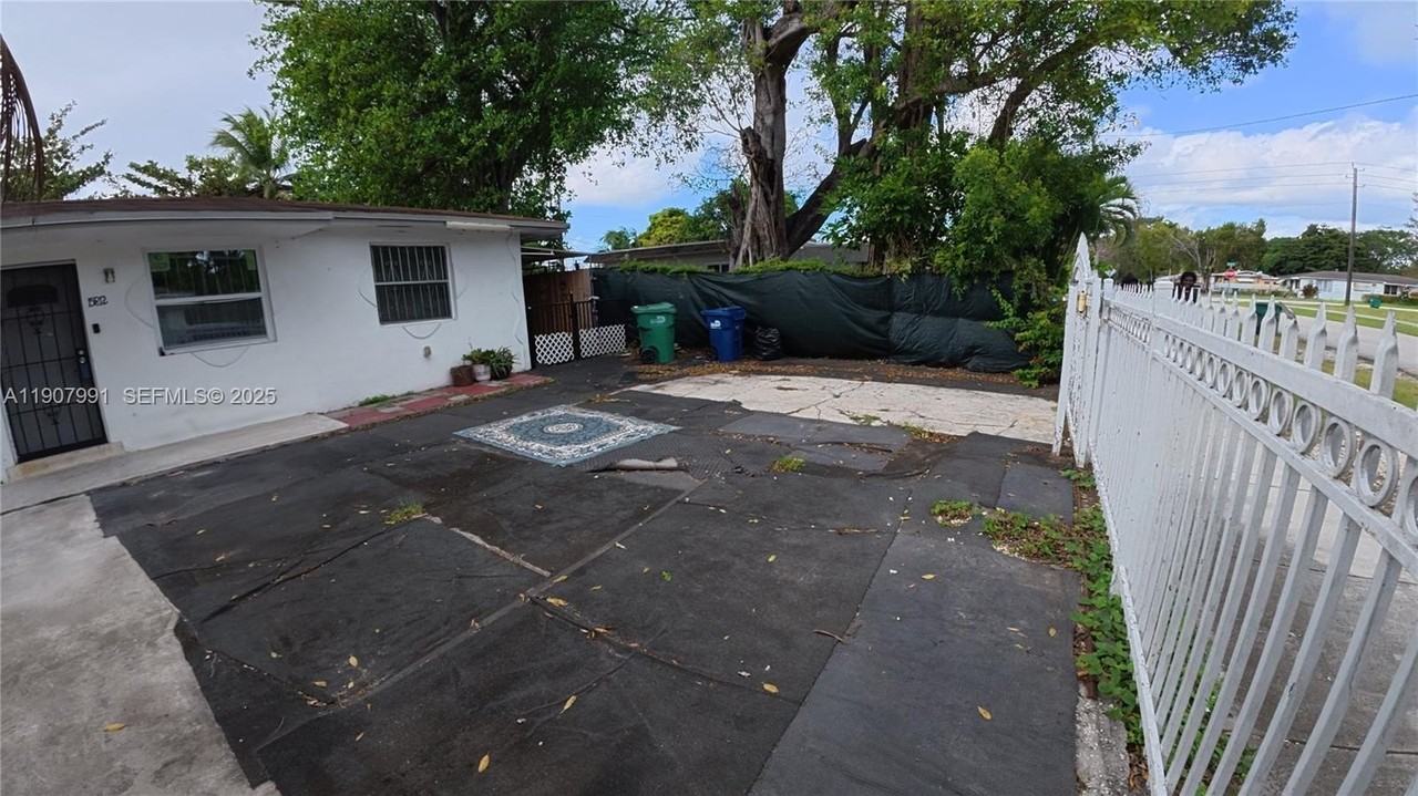 15812 Nw 39th Ct #15812 - Photo 2 of 24