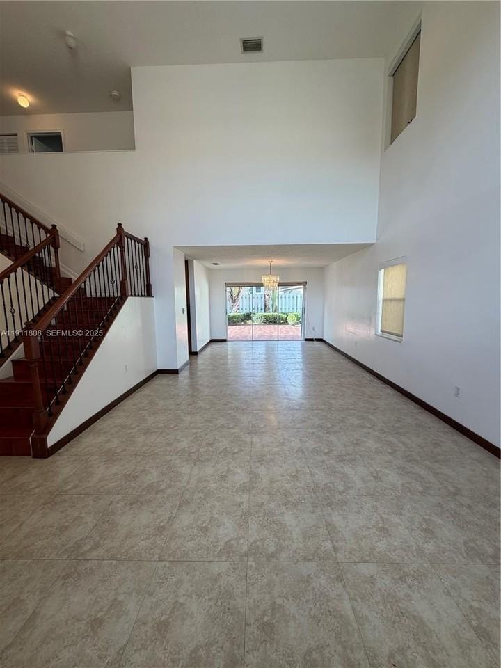 9884 Sw 154th Ct #0 - Photo 4 of 29