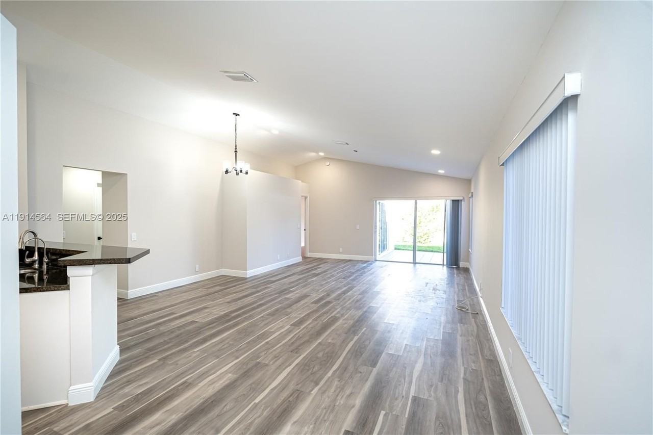 1592 Salerno Cir #1592 - Photo 4 of 50