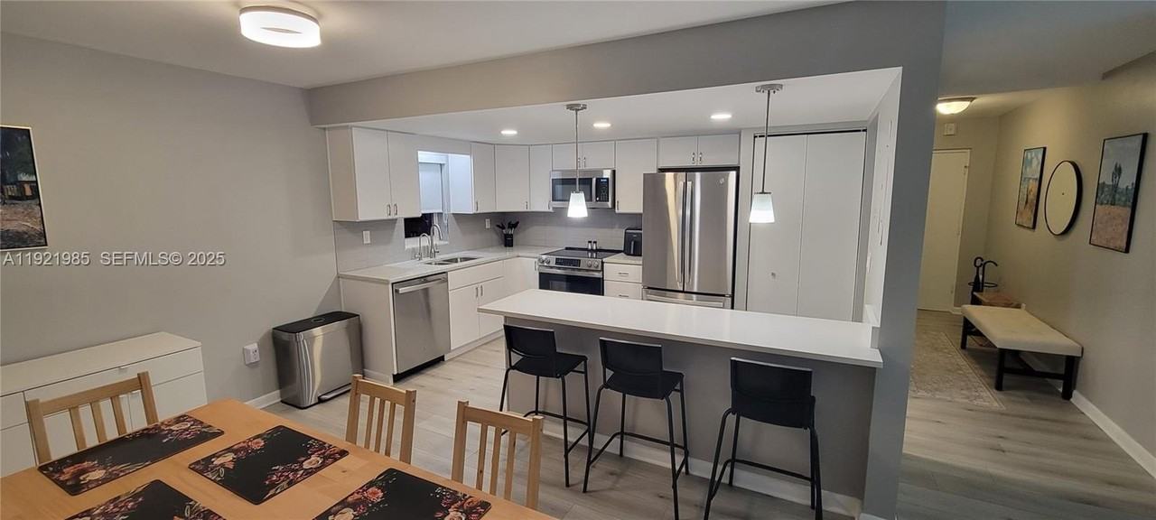 1200 14th St #7A - Photo 3 of 24