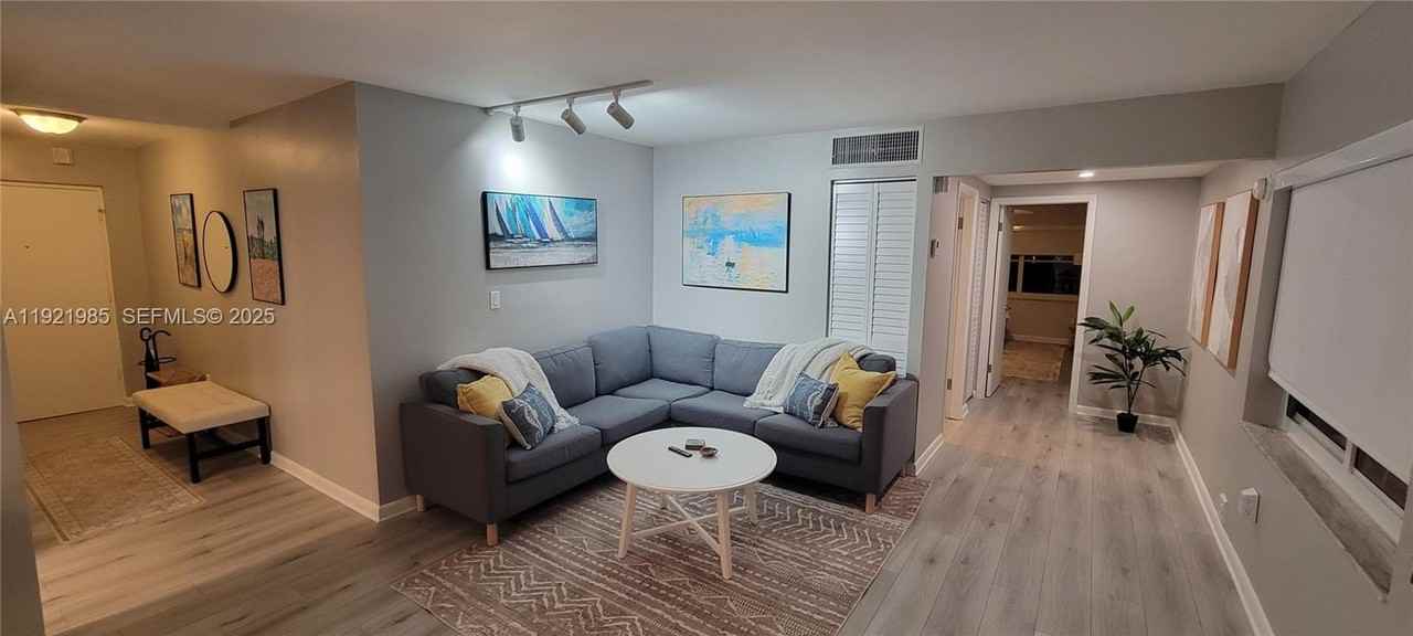 1200 14th St #7A - Photo 4 of 24