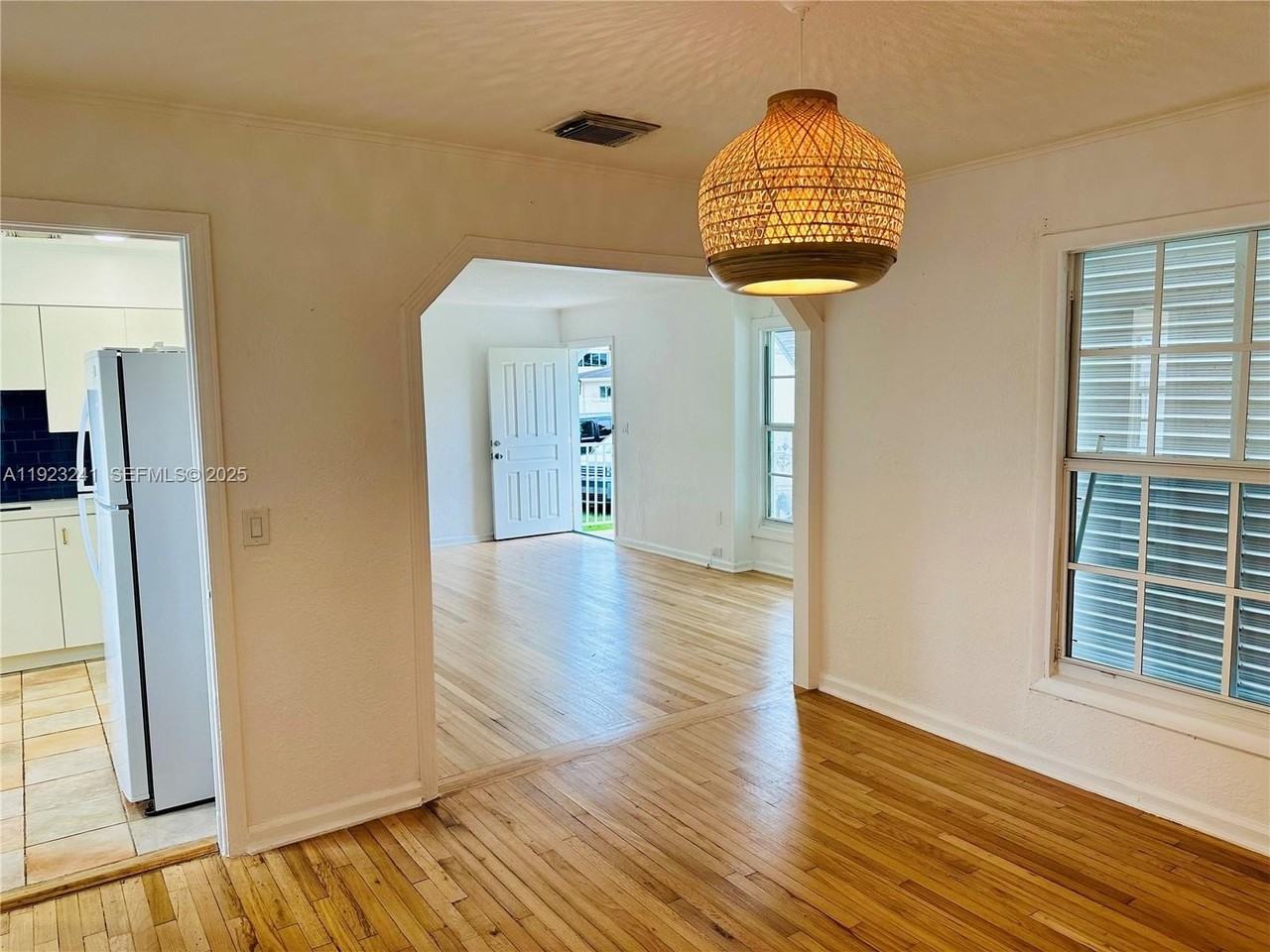 3927 Sw 64th Ave - Photo 6 of 12