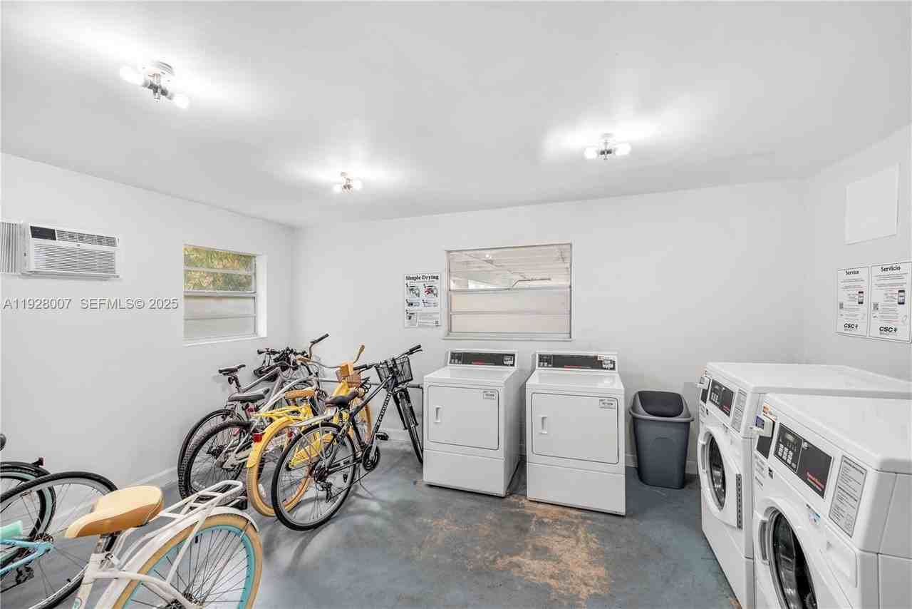 750 Michigan Ave #303 - Photo 4 of 40