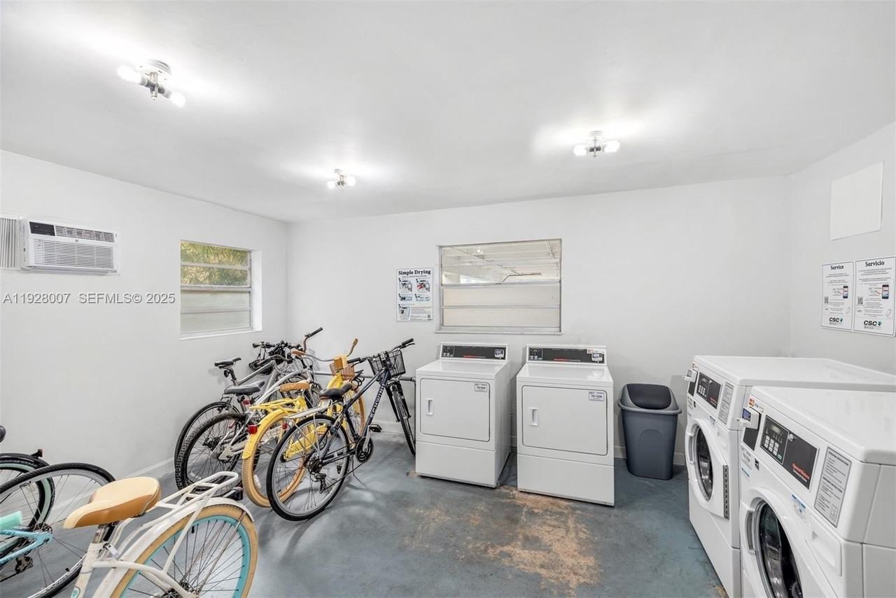 750 Michigan Ave #303 - Photo 5 of 40