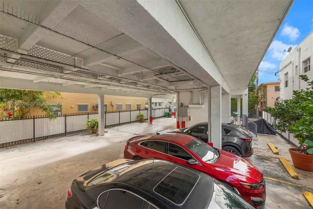 750 Michigan Ave #303 - Photo 7 of 40