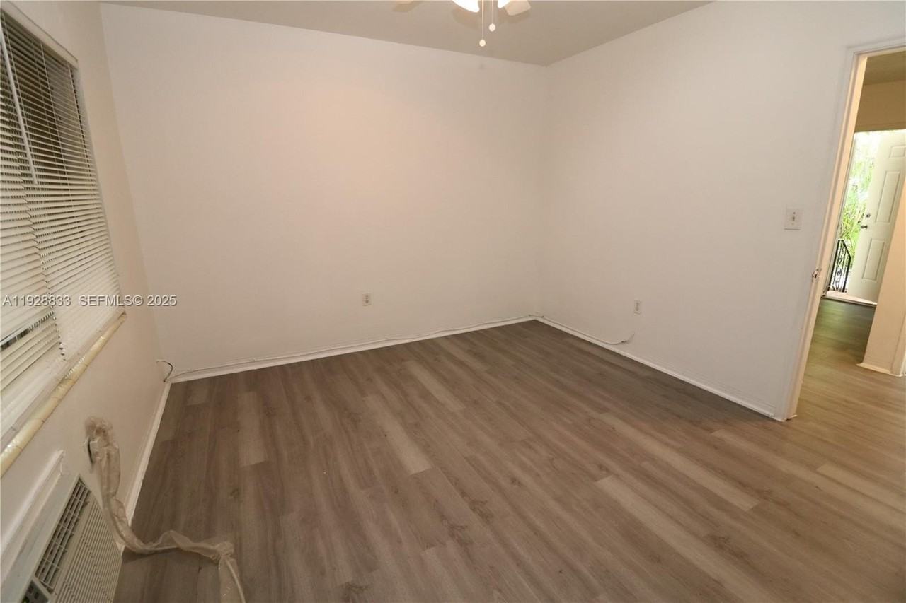 777 Ne 85th St #3 - Photo 7 of 21