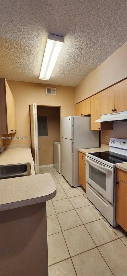 10312 Fox Trail Rd S #1004 - Photo 7 of 13