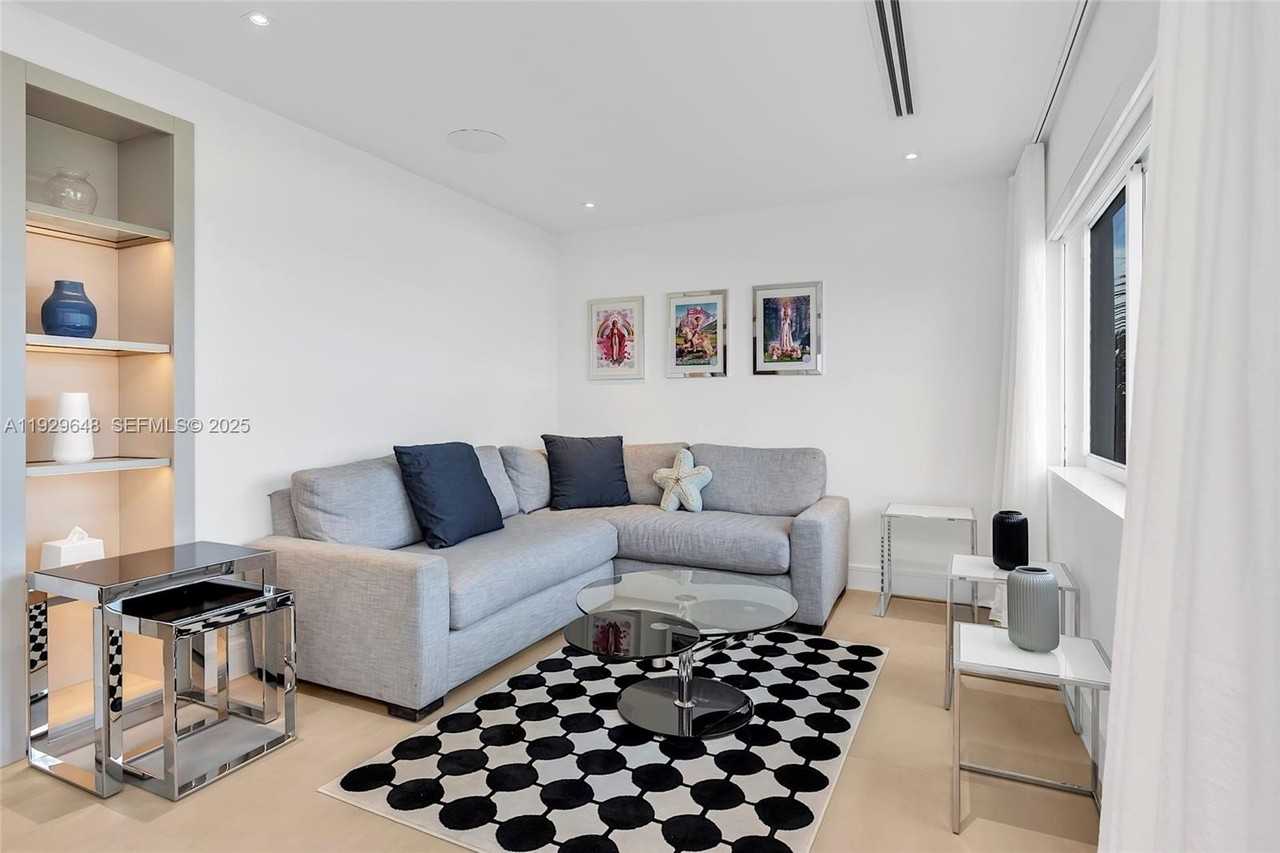 325 Ocean Dr #410 - Photo 5 of 40