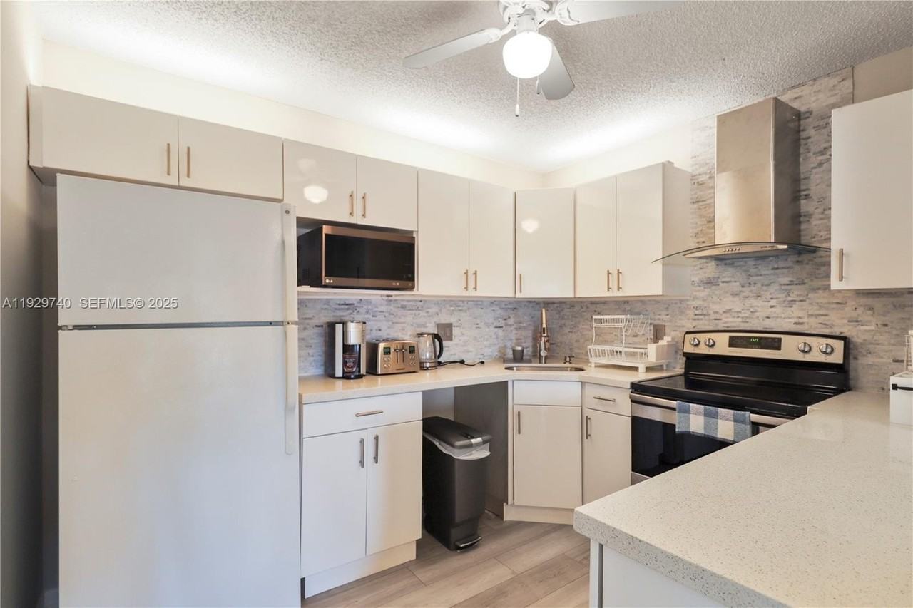 313 Knotty Pine Cir #A2 - Photo 4 of 27