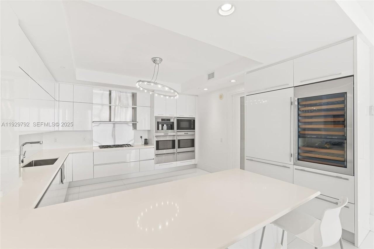 9701 Collins Ave #2303S - Photo 7 of 38