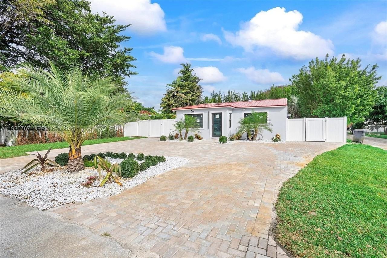 1815 N 27th Ave - Photo 2 of 31