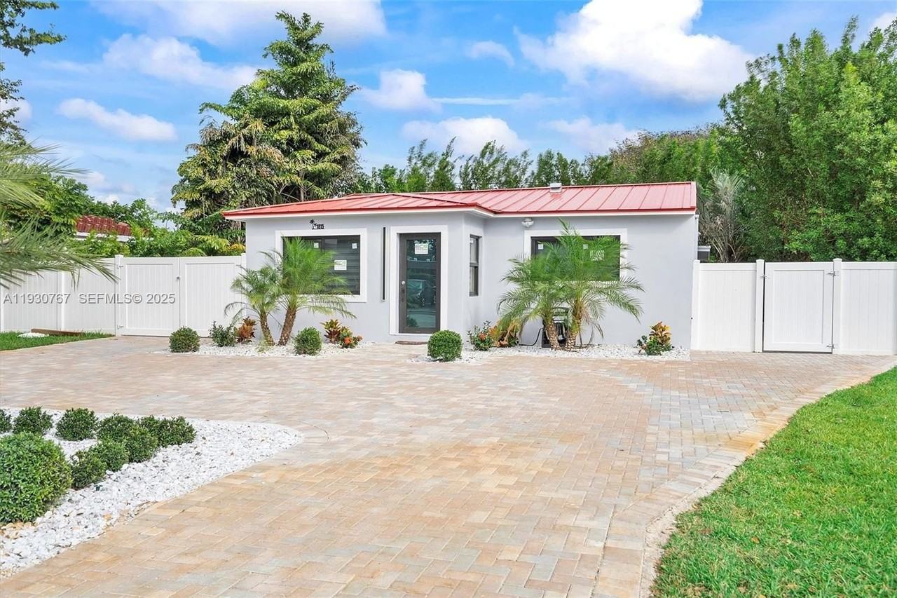 1815 N 27th Ave - Photo 3 of 31