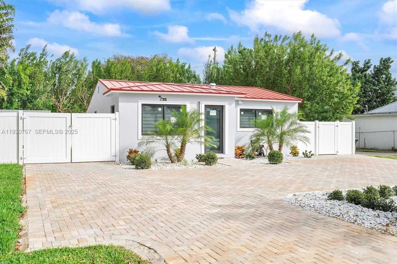 1815 N 27th Ave - Photo 5 of 31