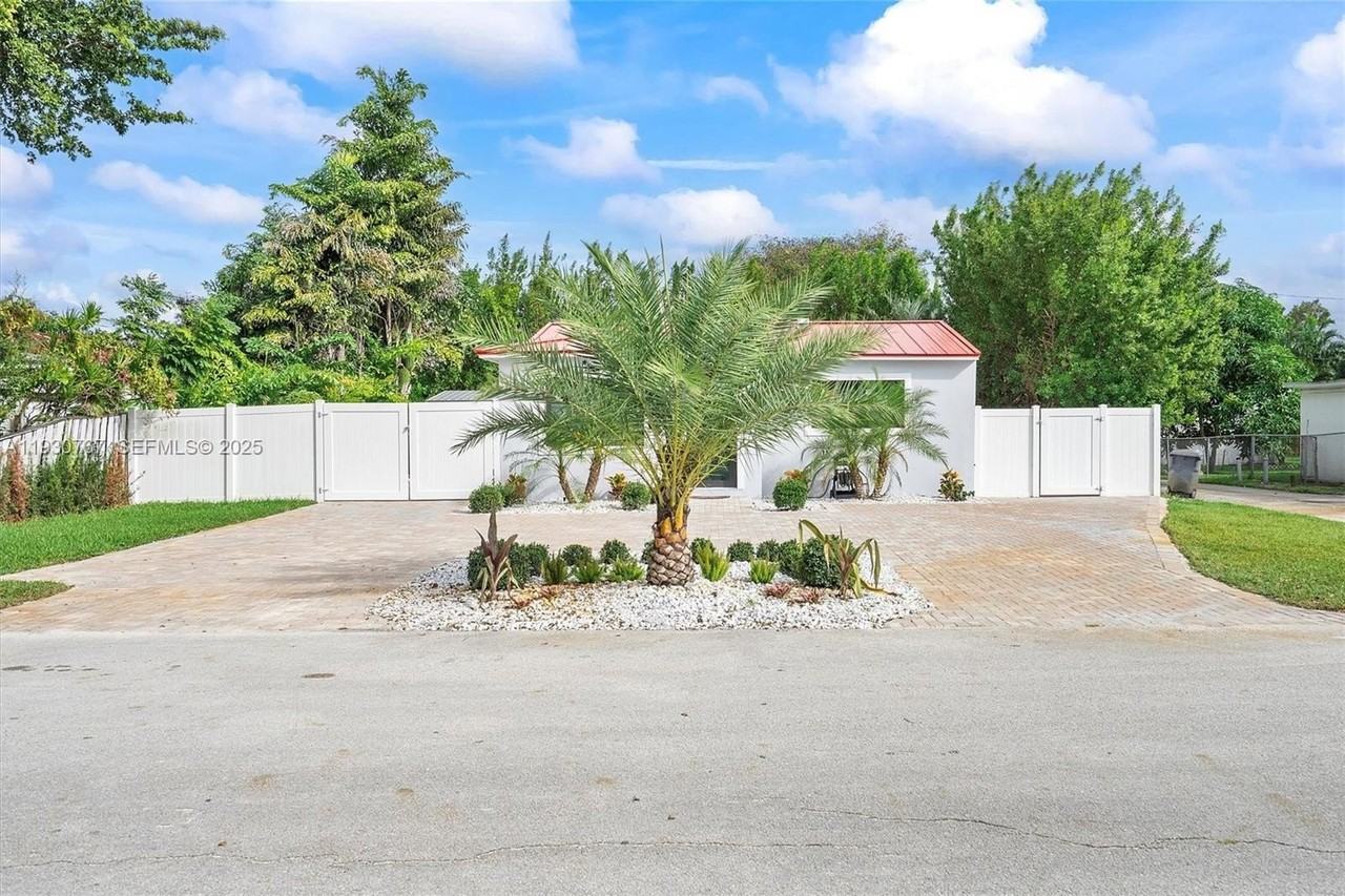 1815 N 27th Ave - Photo 7 of 31