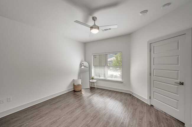 Lakemont Bend Ln - Photo 5 of 10