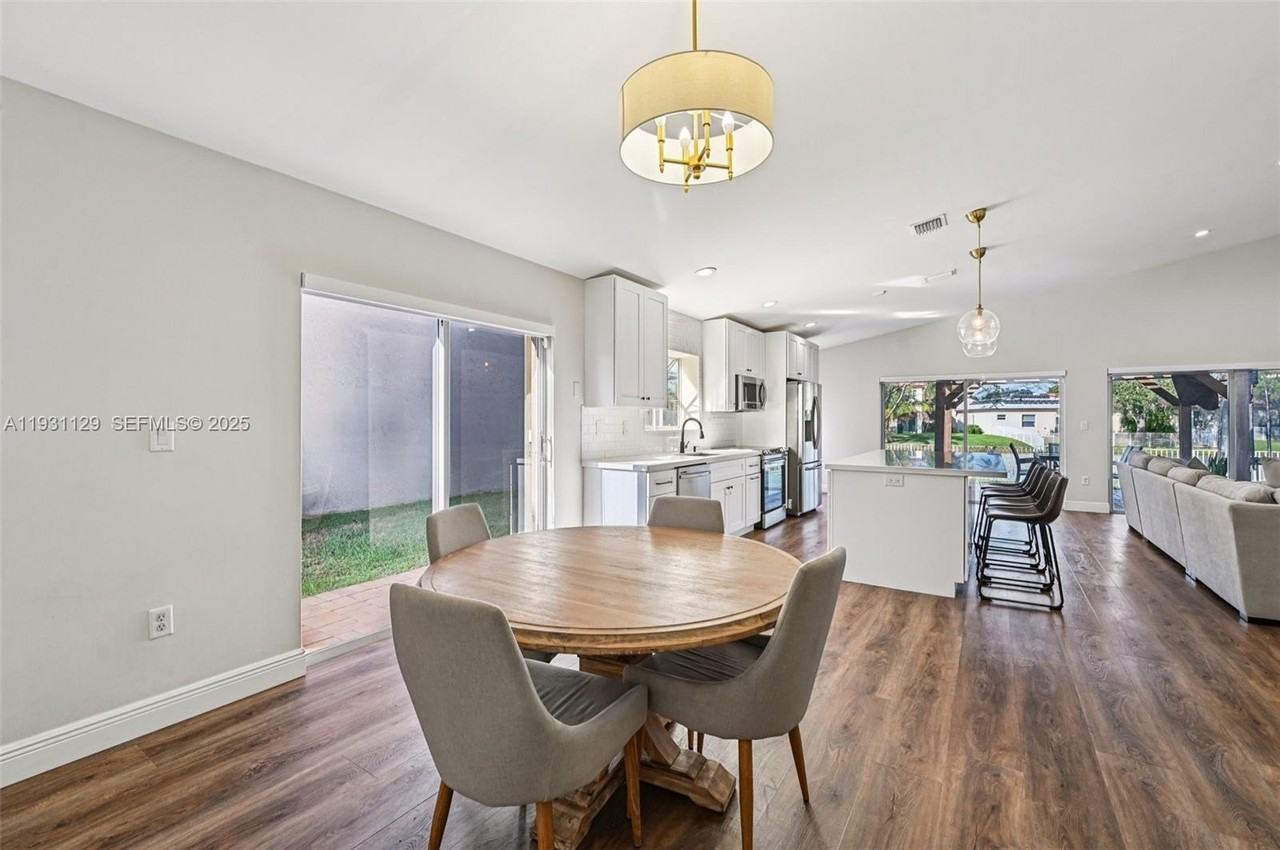 1356 Nw 192nd Ave - Photo 7 of 43