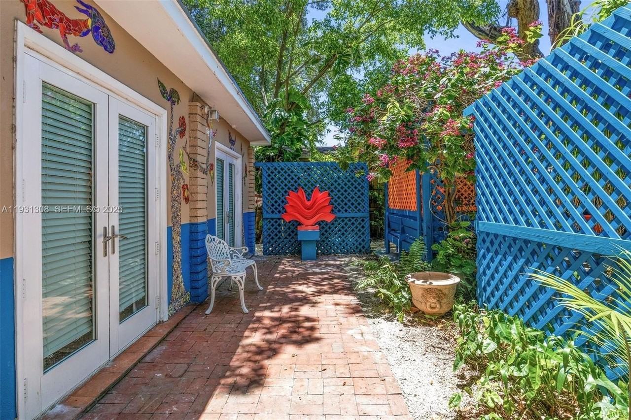 2330 Sw 62nd Ct #REAR - Photo 2 of 9