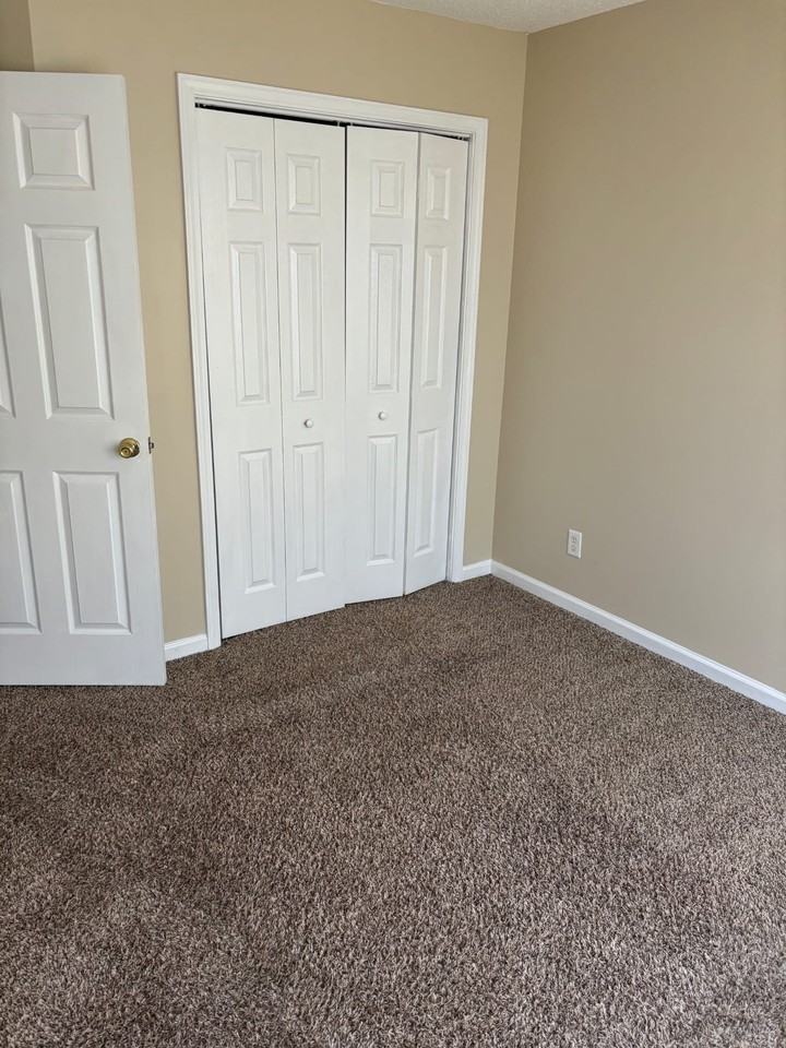 121 Faybrook Dr #1 - Photo 4 of 29