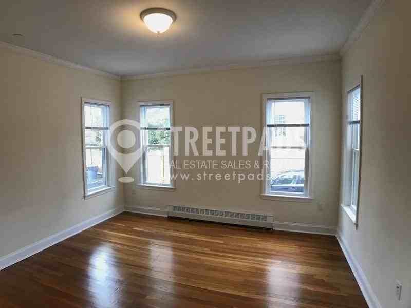 1 Langdon Sq - Photo 6 of 10