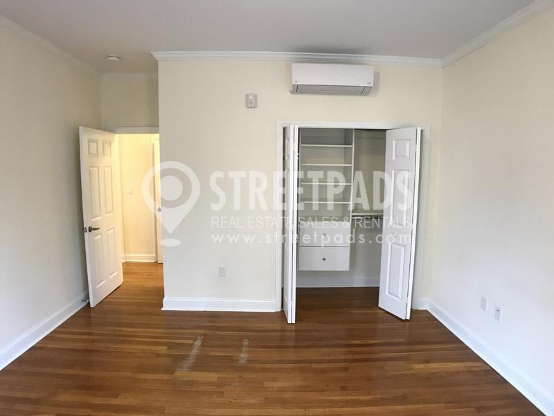 1 Langdon Sq - Photo 7 of 10