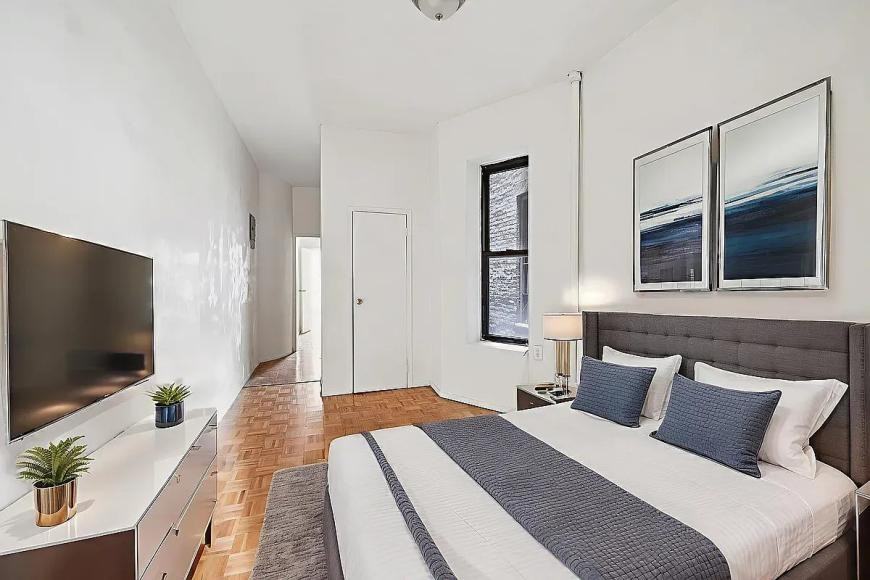 325 E 89th St - Photo 2 of 8