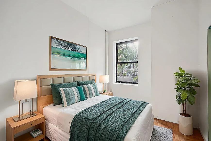 325 E 89th St - Photo 3 of 8