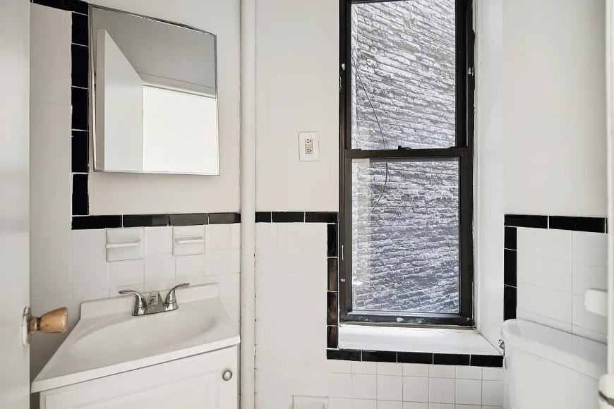 325 E 89th St - Photo 6 of 8