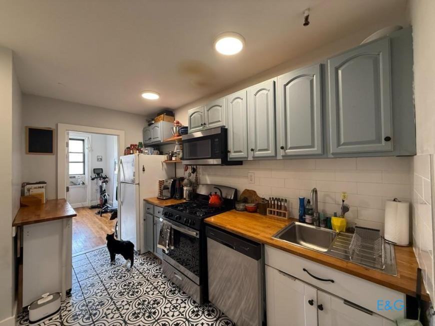 468 W 142nd St - Photo 6 of 10