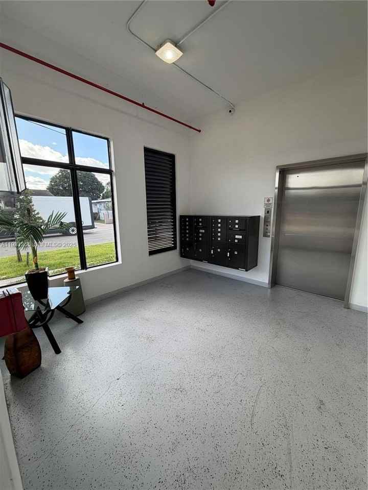 853 E 24th St #305 - Photo 2 of 20