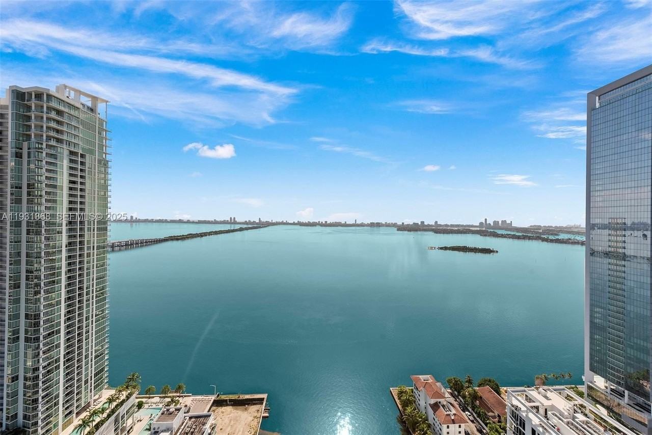 460 Ne 28th St #3903 - Photo 5 of 44