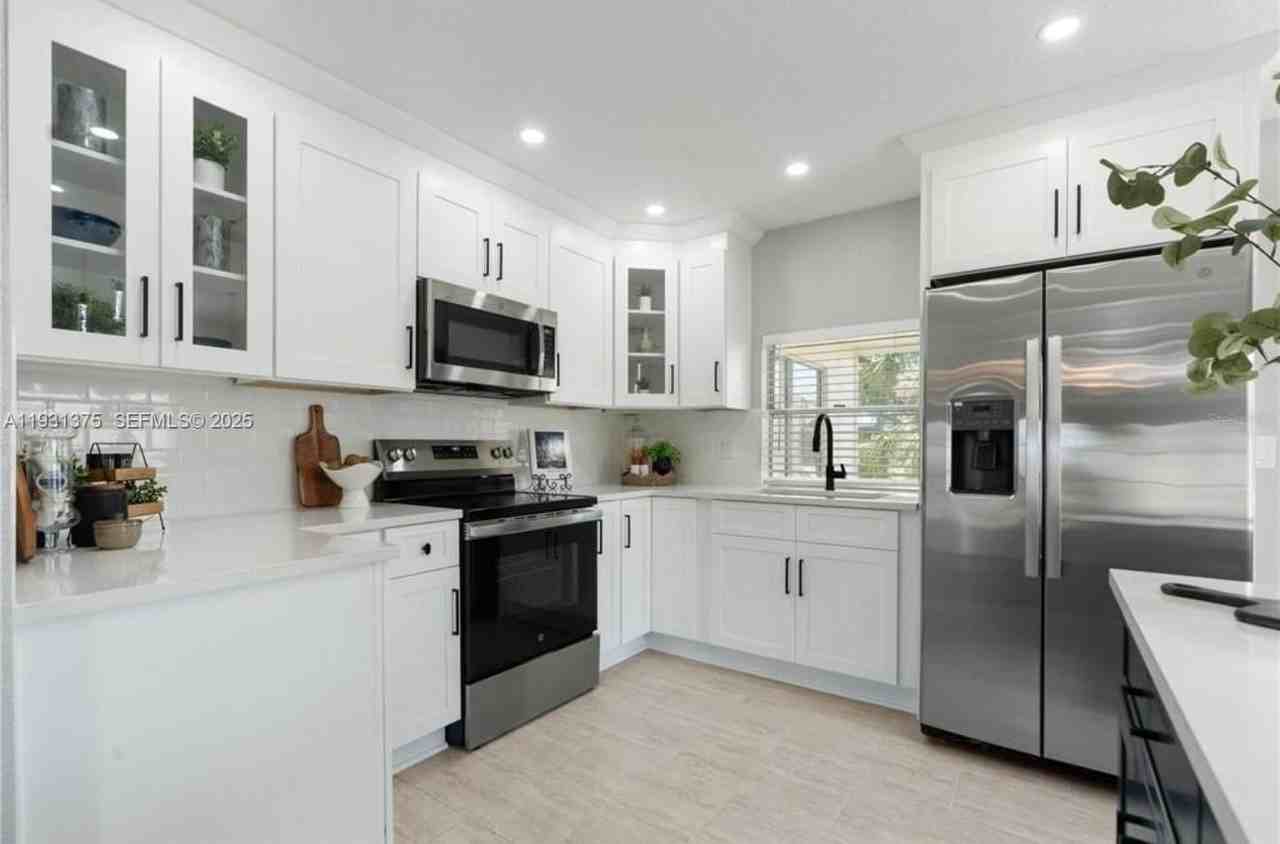 7332 Mako Dr - Photo 6 of 23