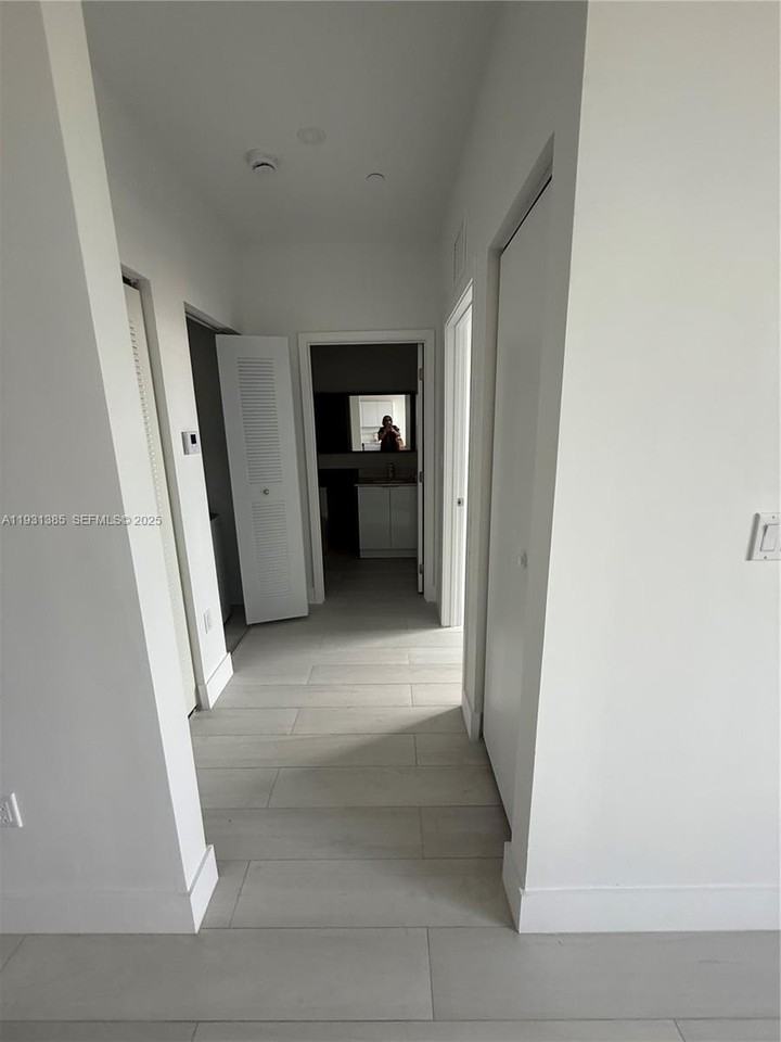 1091 E 17th St #402 - Photo 7 of 26