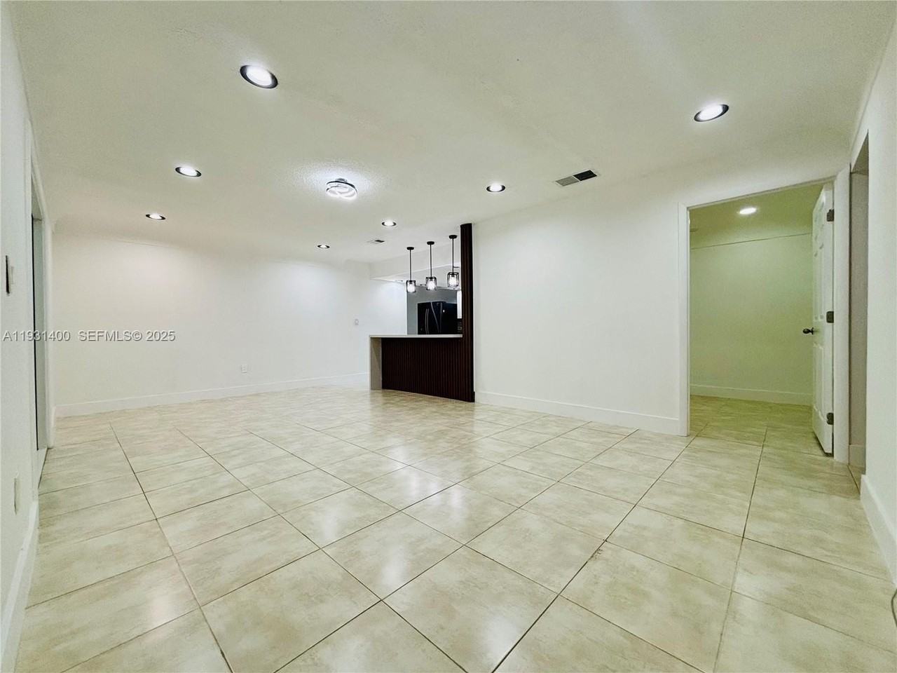 8561 Claridge Dr - Photo 6 of 10