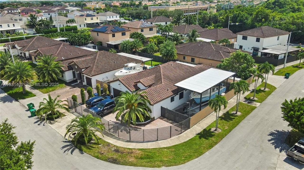 11730 Sw 229th Ln - Photo 2 of 35