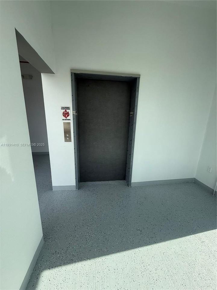 1091 E 17th St #301 - Photo 4 of 23