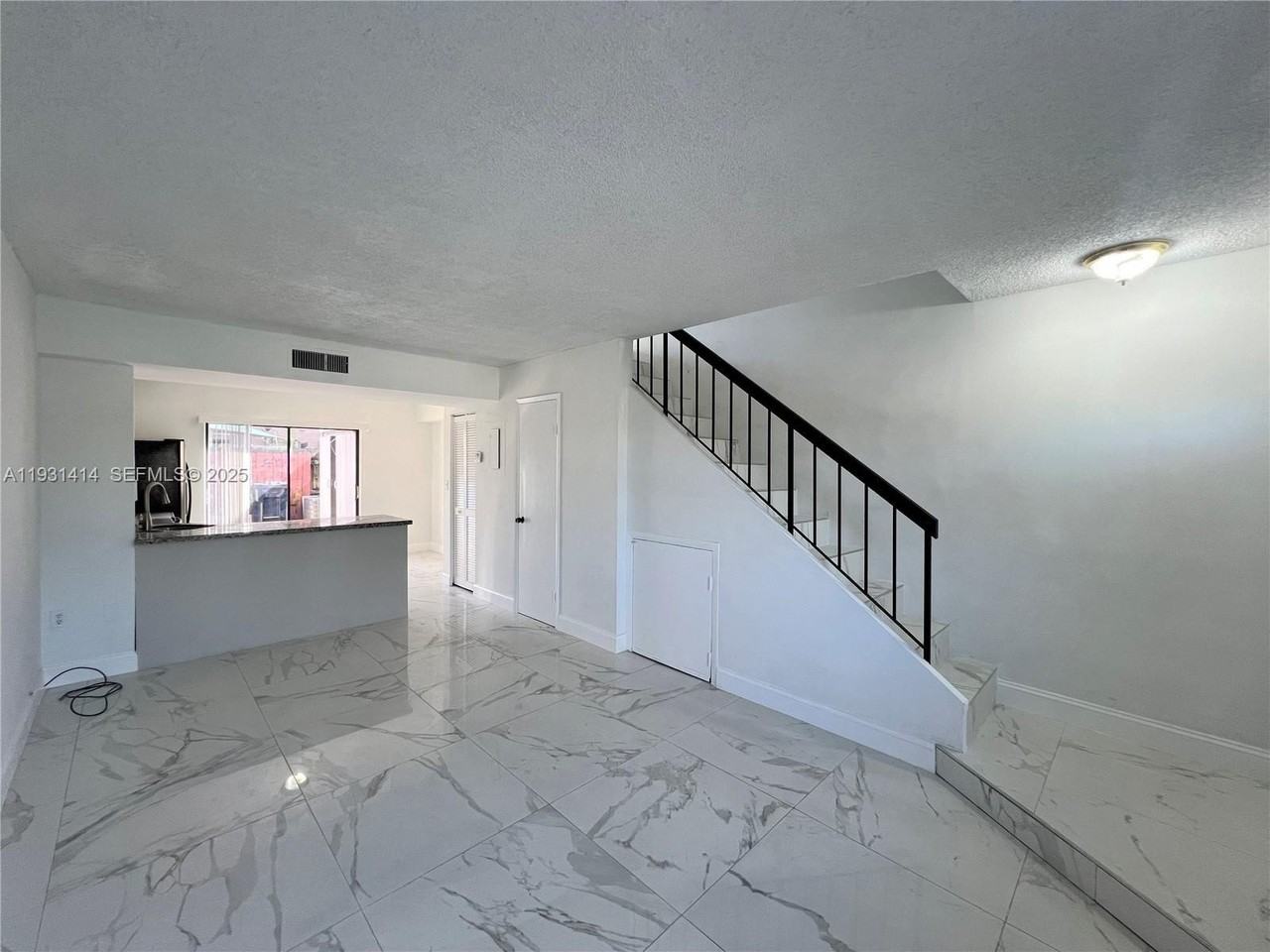 1909 Sw 107th Ave #910 - Photo 2 of 23