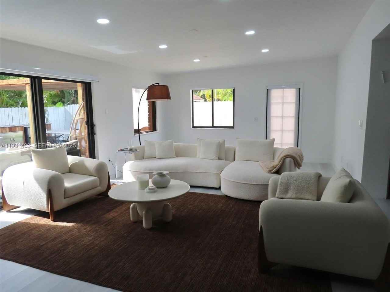 260 187th St - Photo 2 of 19