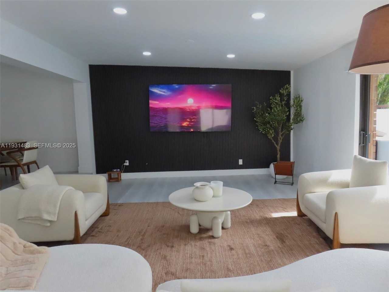 260 187th St - Photo 3 of 19