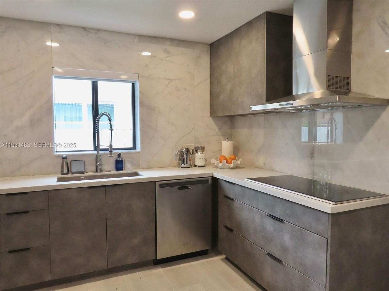 260 187th St - Photo 7 of 19