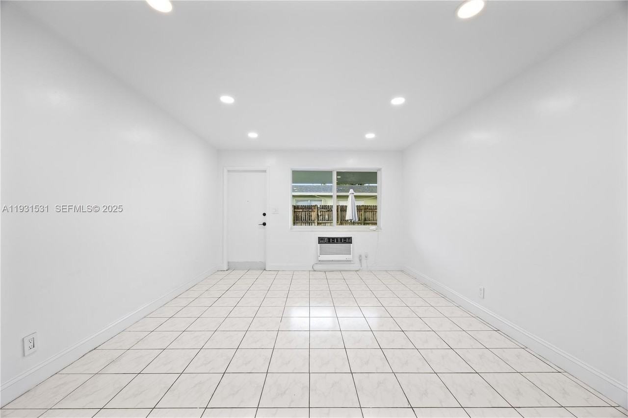 411 Se 3rd Ave #2 - Photo 2 of 19