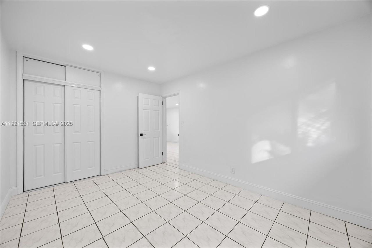 411 Se 3rd Ave #2 - Photo 7 of 19