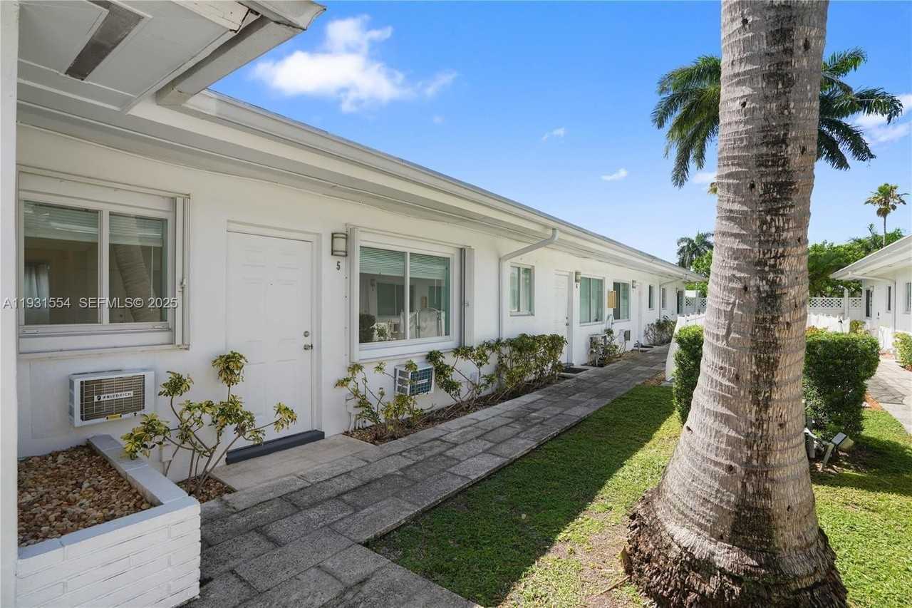 932 Moffett St #5 - Photo 2 of 15