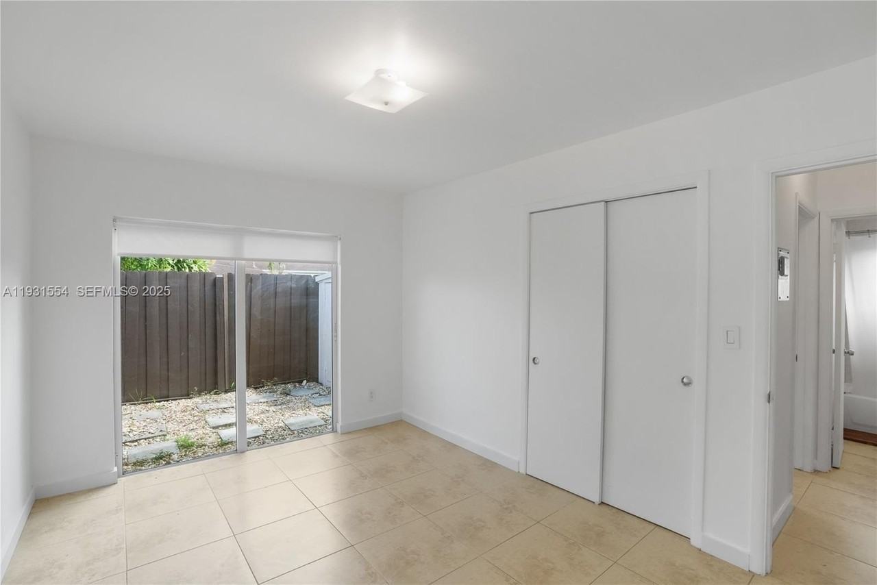 932 Moffett St #5 - Photo 5 of 15