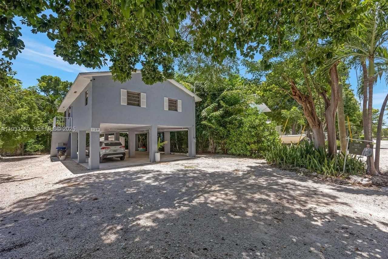 139 N Bay Harbor Dr - Photo 2 of 41